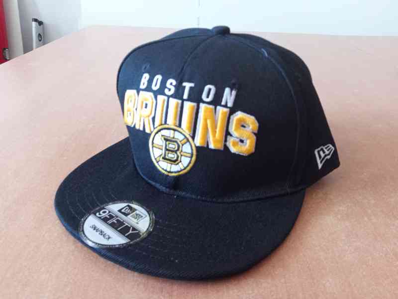 Nová kšiltovka Boston Bruins NHL - foto 2
