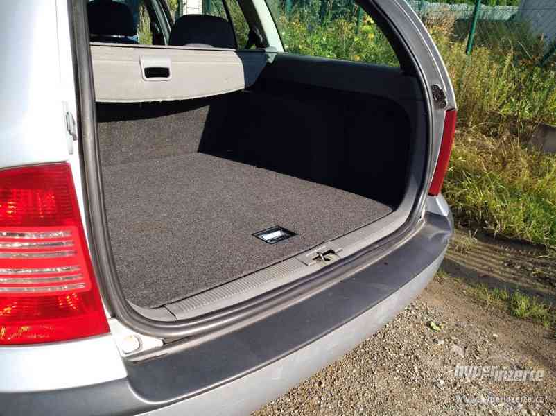 Škoda Octavia Combi 1.6 benzin 74 kW, rv 2000 - foto 7
