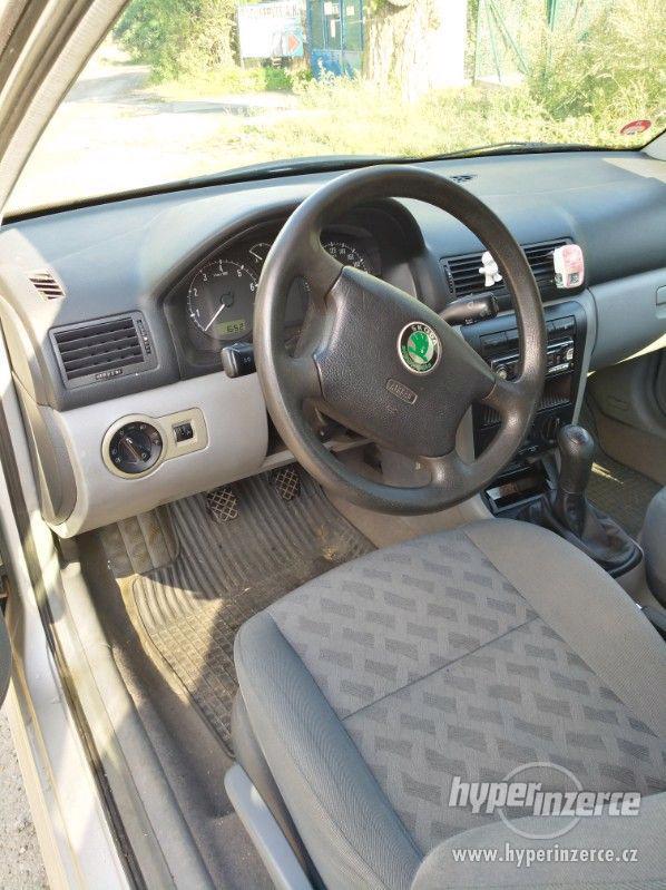 Škoda Octavia Combi 1.6 benzin 74 kW, rv 2000 - foto 9