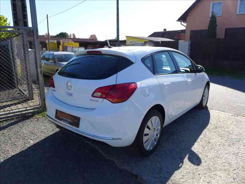 Opel Astra 1,6 CDTI COSMO, KLIMA, 1.MAJ - foto 3