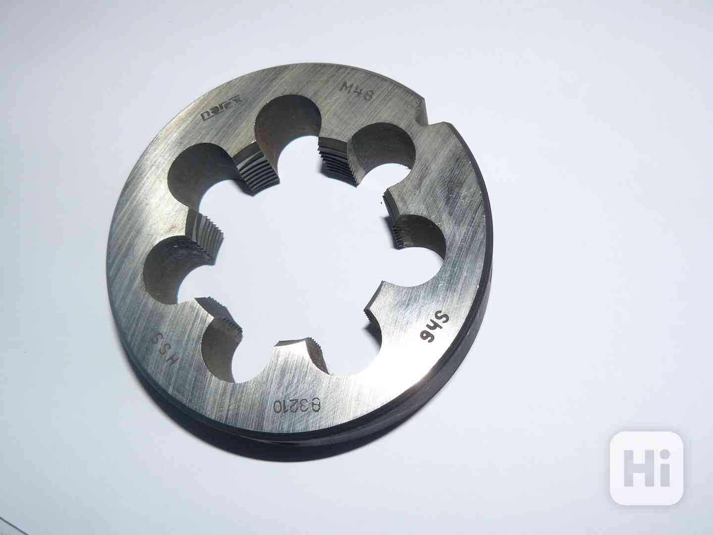 OČKO ZÁVITOVÉ ČSN 223210  M 48x2   HSS - NAREX ČR (NOVÉ) - foto 1