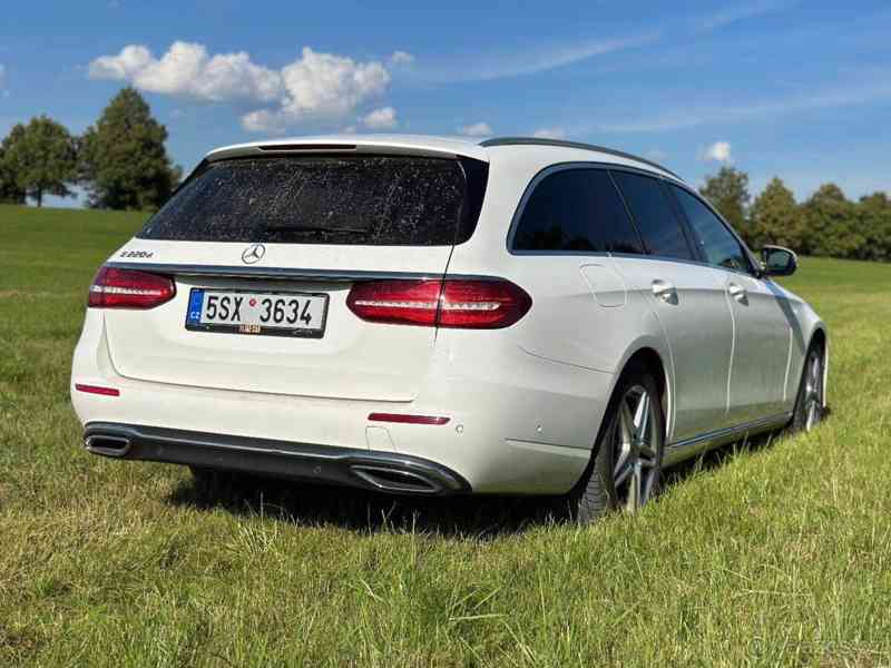 Mercedes-Benz Třídy E 2,0 E 220 d T  E220, nafta, 9s - foto 12