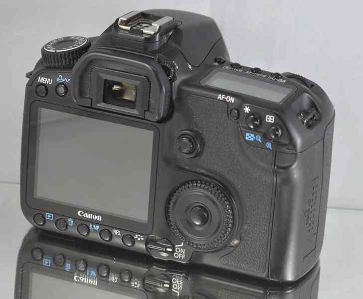 Canon EOS 40D **10,1Mp CMOS**Live View* 19000 Exp. - foto 5
