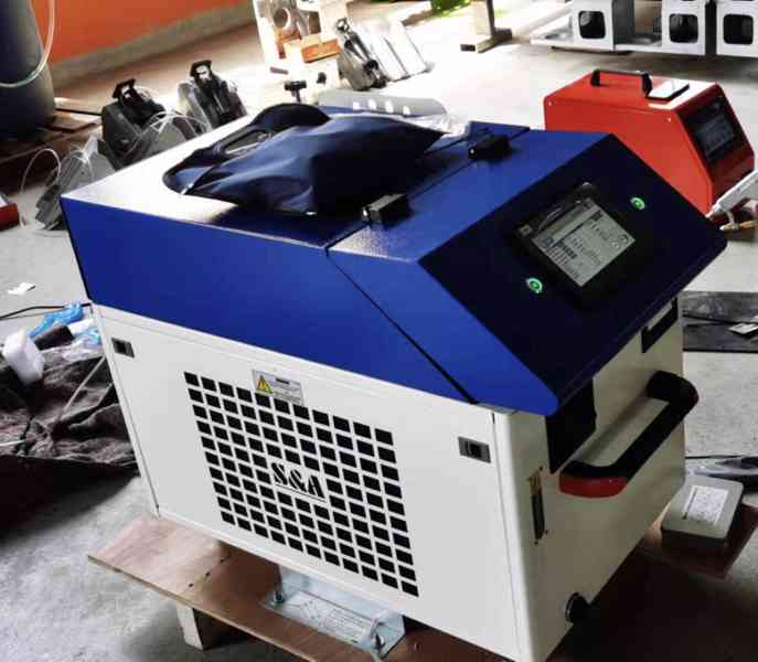 Laserové čistící zařízení s výkonem 2000 W - foto 4