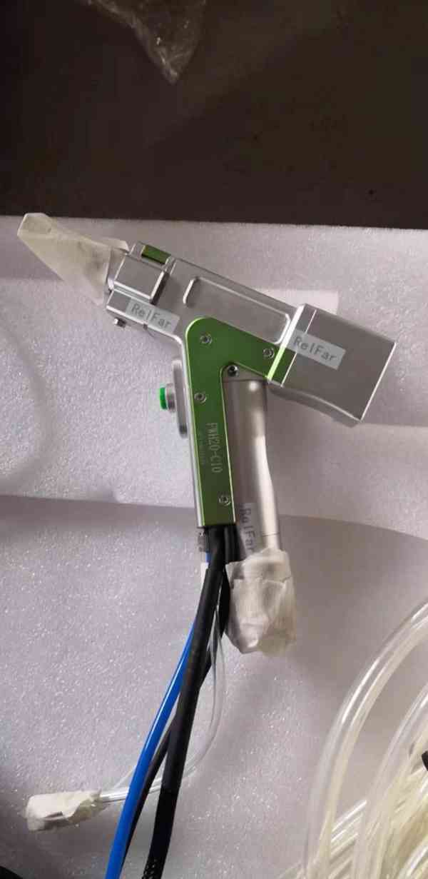Laserové čistící zařízení s výkonem 2000 W - foto 3