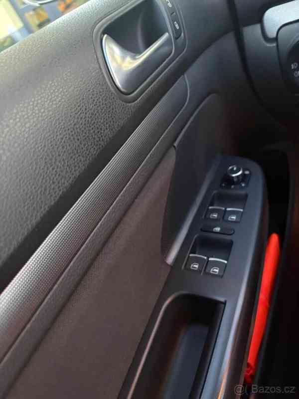 Volkswagen Golf 1,6   TDI | Style | 77 kW | 2011 - foto 9