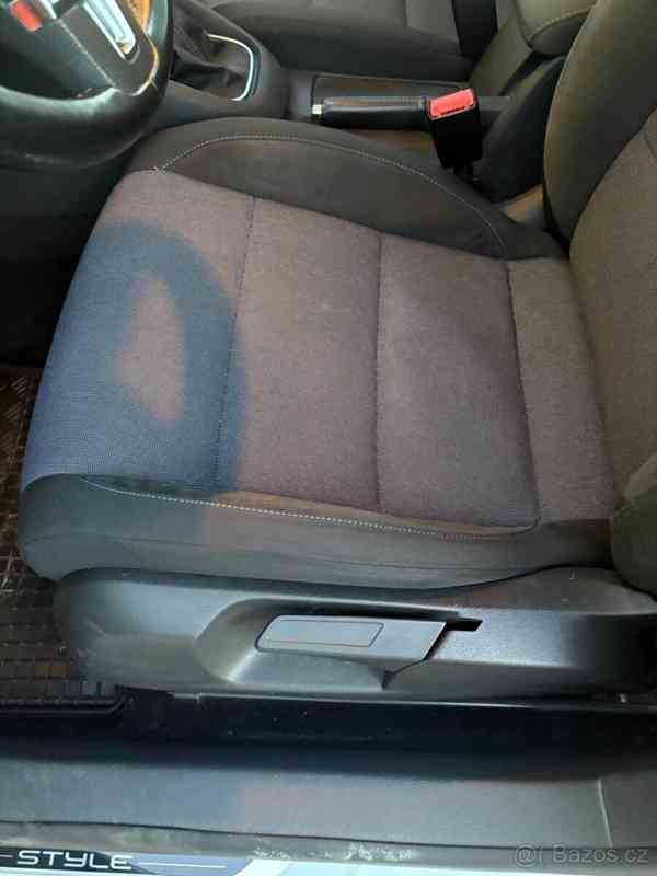 Volkswagen Golf 1,6   TDI | Style | 77 kW | 2011 - foto 12