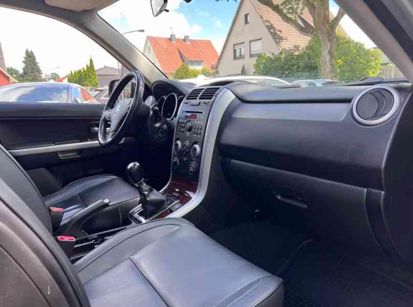 Suzuki Grand Vitara 2.0i Comfort+ benzín 103kw - foto 22