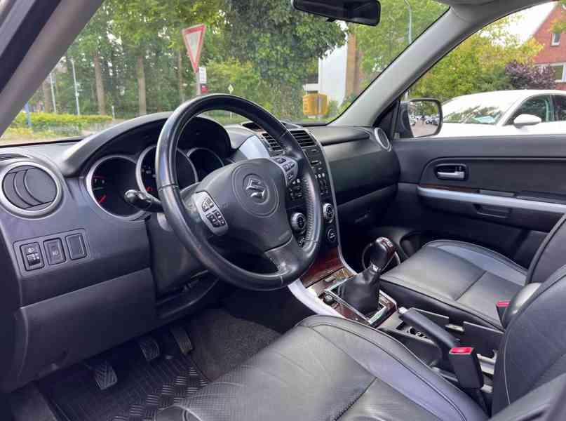 Suzuki Grand Vitara 2.0i Comfort+ benzín 103kw - foto 16