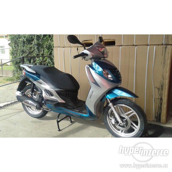 Skútr Jonway Explorer 125 - foto 3