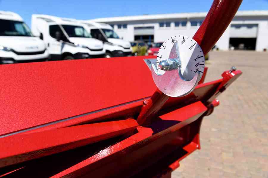 Ohýbačka plechu ZGR 2140/0,8/145°/T   - foto 4