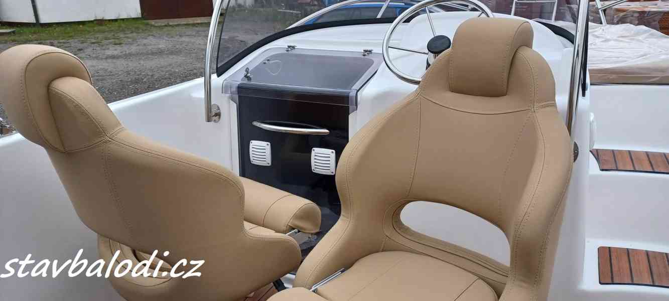 Motorový kajutový člun Orion 560 SunDeck - foto 8