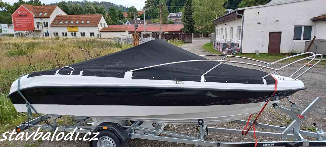 Motorový kajutový člun Orion 560 SunDeck - foto 10