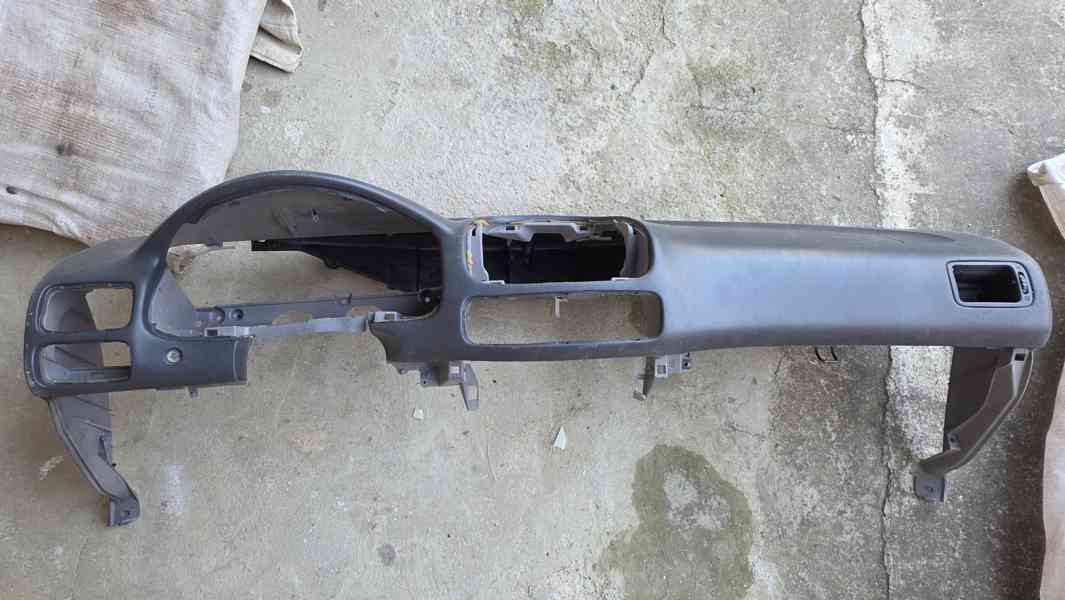 Díly Toyota Corolla E11 1.4 VVTI - foto 11