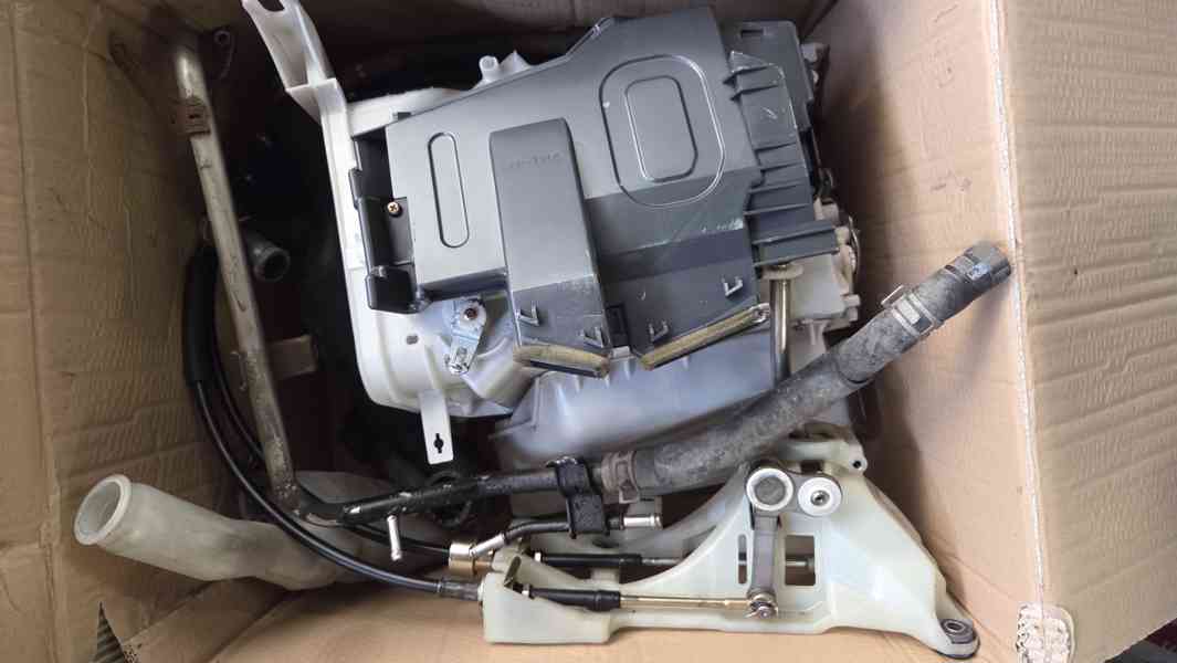 Díly Toyota Corolla E11 1.4 VVTI - foto 18