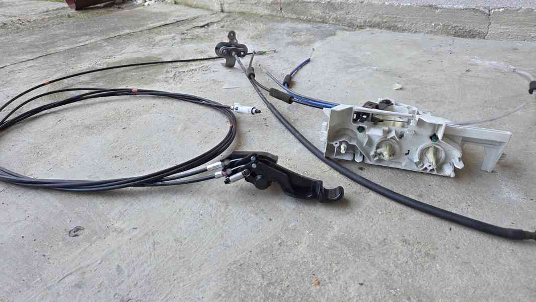 Díly Toyota Corolla E11 1.4 VVTI - foto 23