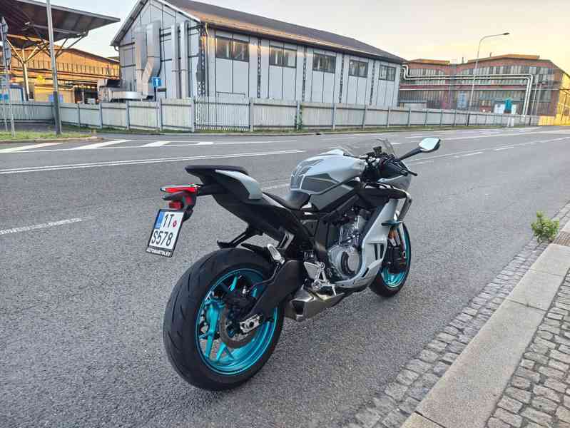 CFMOTO 675SR-R, najeto 1300 KM, záruka 6/2031  - foto 15