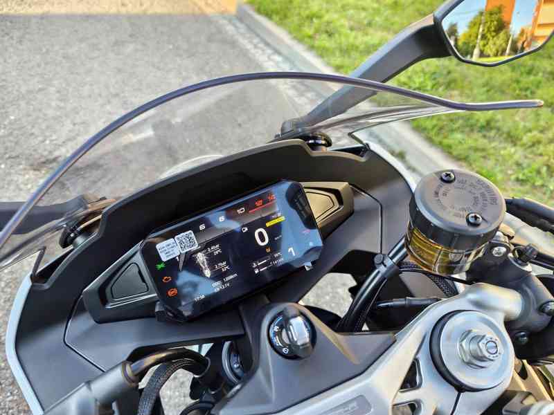 CFMOTO 675SR-R, najeto 1300 KM, záruka 6/2031  - foto 14