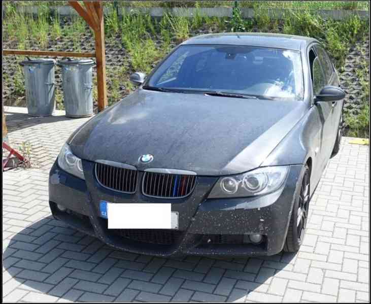 BMW e90 330i 2006 250kkm + náhradní motor - foto 1