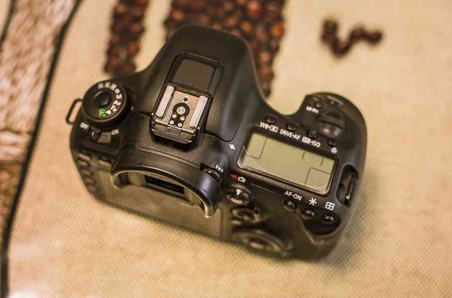 Zrcadlovka Canon Eos 7D Mark II - foto 3