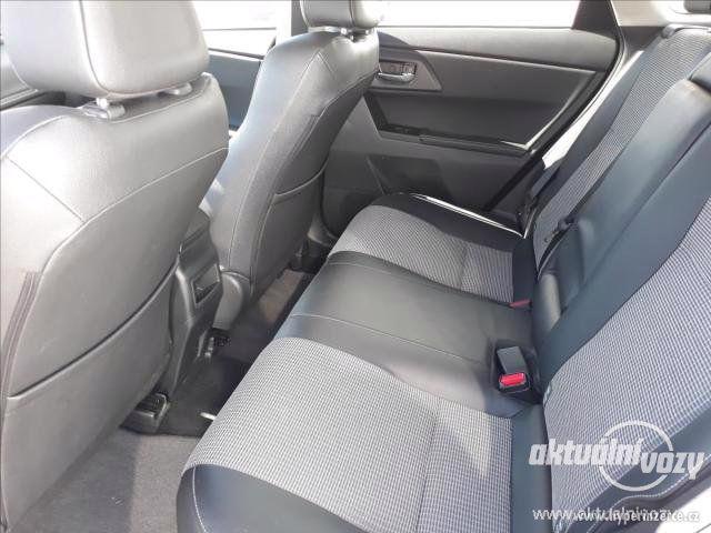 Toyota Auris 1.8, automat, r.v. 2017, navigace, kůže - foto 2