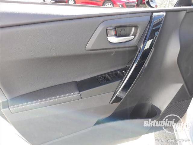 Toyota Auris 1.8, automat, r.v. 2017, navigace, kůže - foto 5