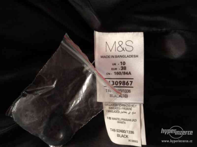 Černý kabát M&S ve velikosti M (38) - foto 6