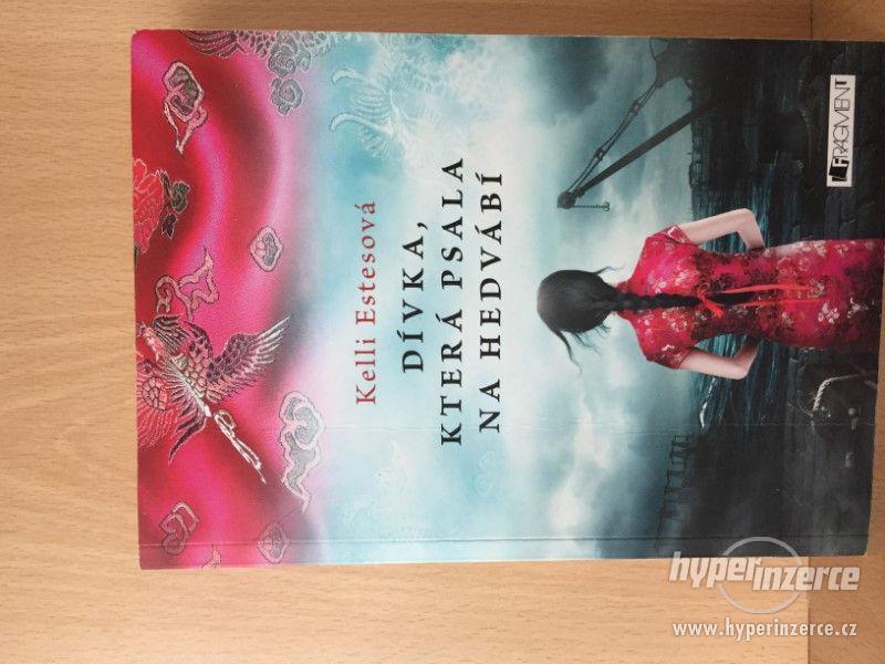 Dívka která psala na hedvábí - foto 1