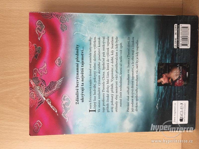 Dívka která psala na hedvábí - foto 2