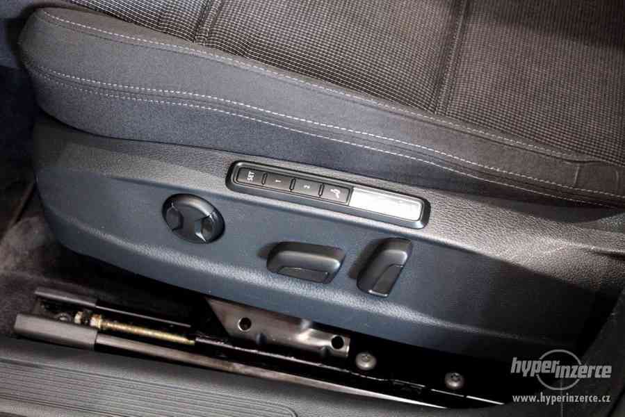 VW Passat B8 2.0 TDI DSG Active Info display 12″ - foto 26