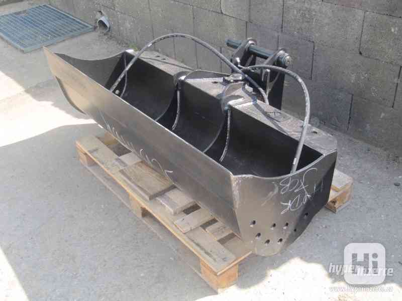 Hydraulická svahovací lžice Jcb 3cx-4cx 150cm