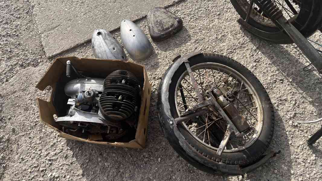 Jawa díly pérák  - foto 3