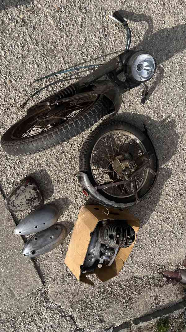 Jawa díly pérák  - foto 1