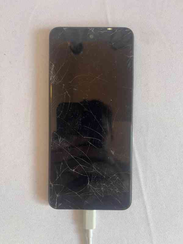 Infinix telefon – rozbitý displej, reaguje na zapnutí, na... - foto 4