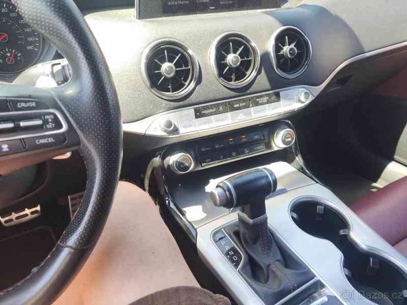 Kia Stinger 3,3   GT V6 l T-GDi 272KW - foto 7