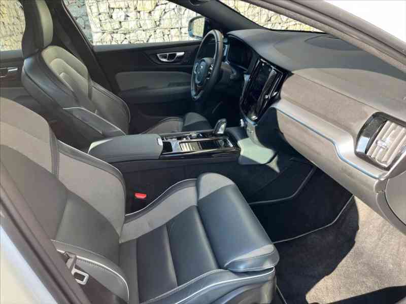 Volvo V60 2,0 T6 4x4 TwinEngine R-DESIGN 341 - foto 25