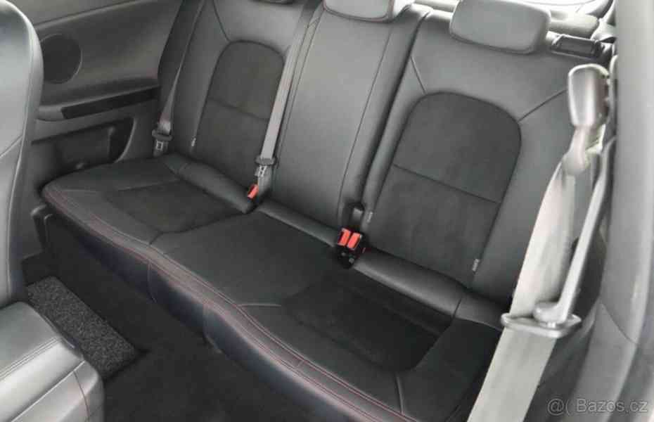 Kia Ceed 1,6   GT T-GDI 150 kW | Manuál - foto 5