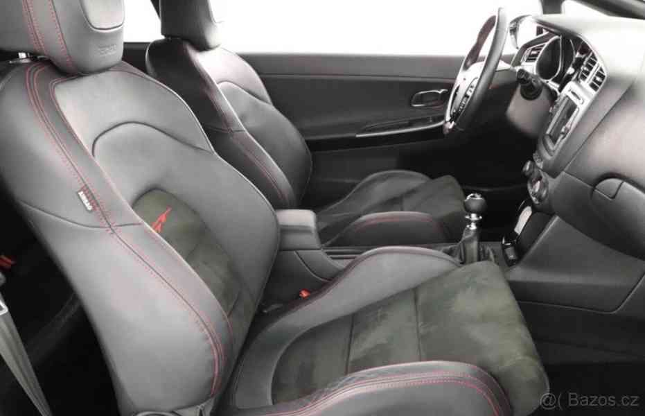 Kia Ceed 1,6   GT T-GDI 150 kW | Manuál - foto 12