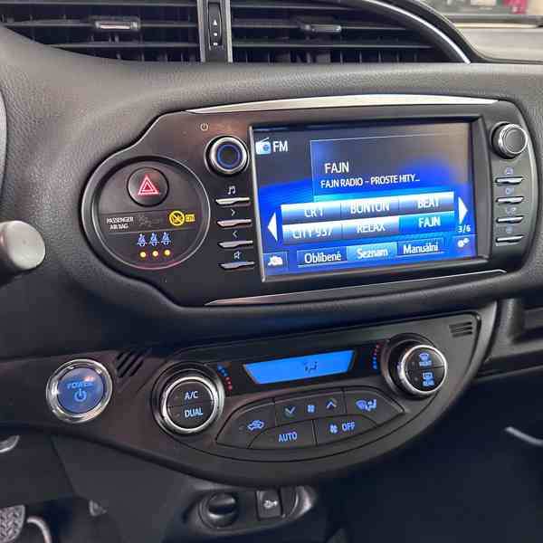 TOYOTA YARIS HYBRID - foto 4