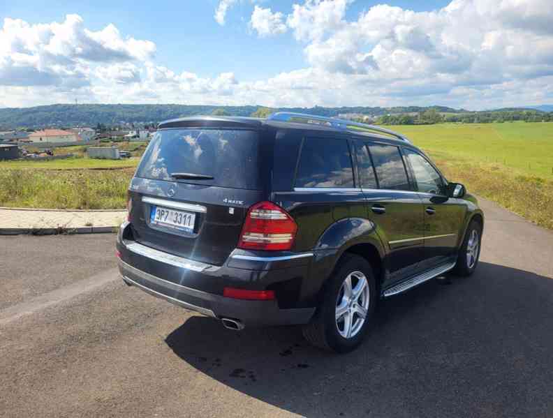  Mercedes GL 500 4Mattic,5,5 V8 čr - foto 13