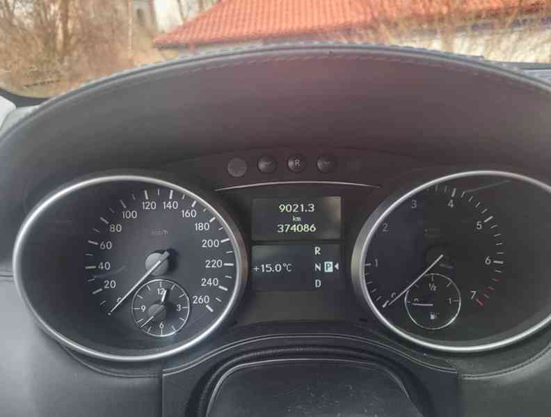  Mercedes GL 500 4Mattic,5,5 V8 čr - foto 9