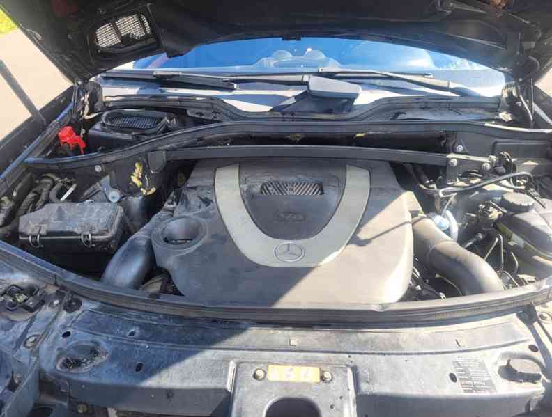  Mercedes GL 500 4Mattic,5,5 V8 čr - foto 15