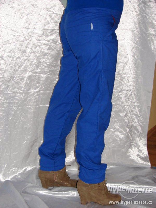 Těhotenské kalhoty bavlna modré na jaro užší nohavice - foto 3