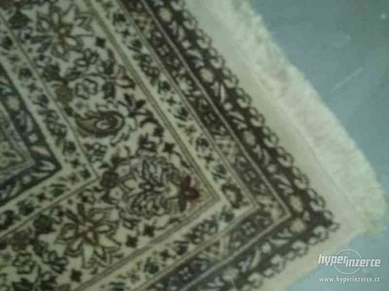 100% vlněný koberec s perským vzorem - foto 1