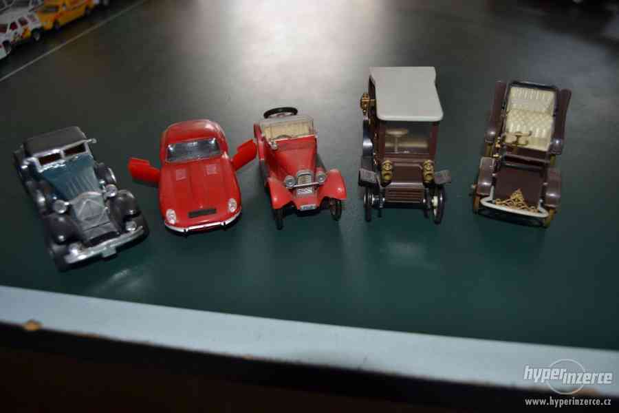 Modely historických vozidel - foto 1