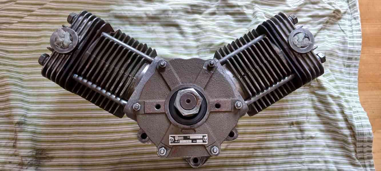 Komprezor tatra 813 - foto 1