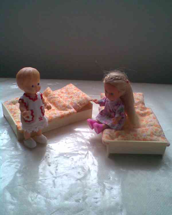 Barbie rodina s postýlkami - foto 3