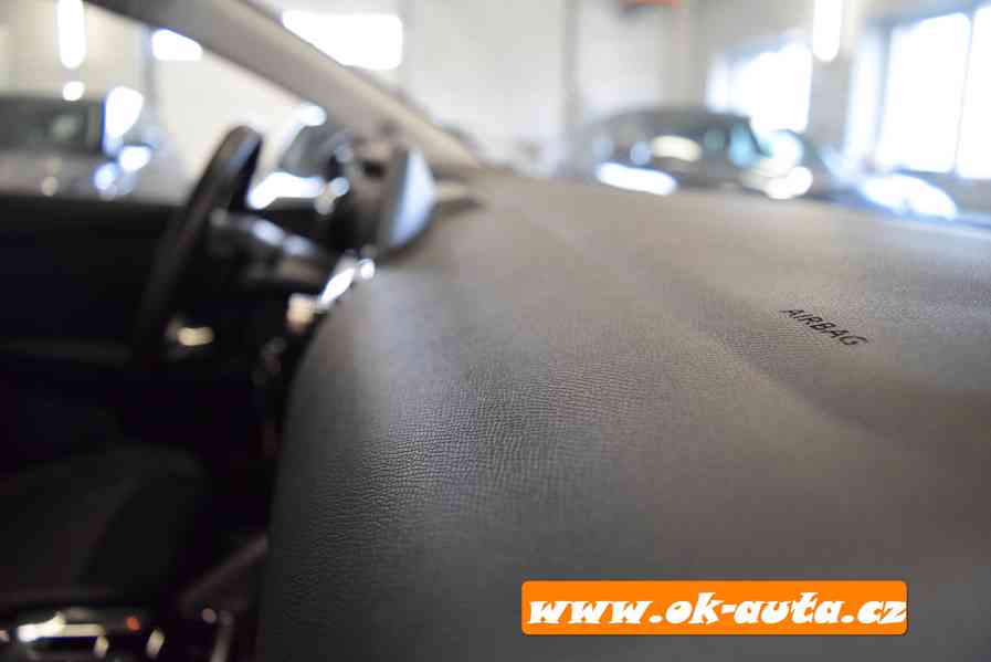 Citroën C4 X 1.2 PURETECH PACK 96 kW 2023-DPH - foto 12