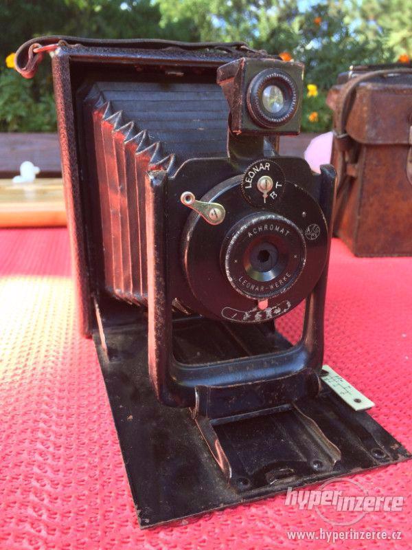 Historický fotoaparát Leonar - Werke 9x12 cm - foto 1