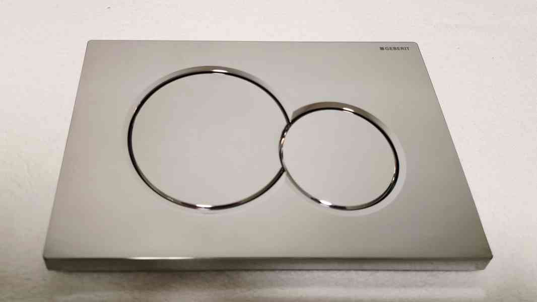 Ovládací tačítko WC Geberit Sigma01 115.770.21.5 lesklý chro - foto 4